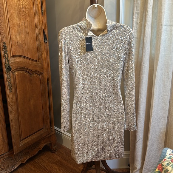Forever 21 Collared Sequin Mini Dress - Picture 2 of 4